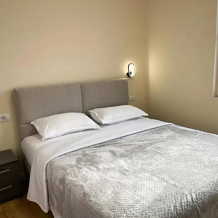 Wanderlust Bazaar * ティラナ