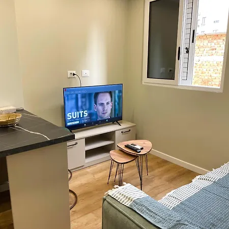 アパート Wanderlust Bazaar ティラナ